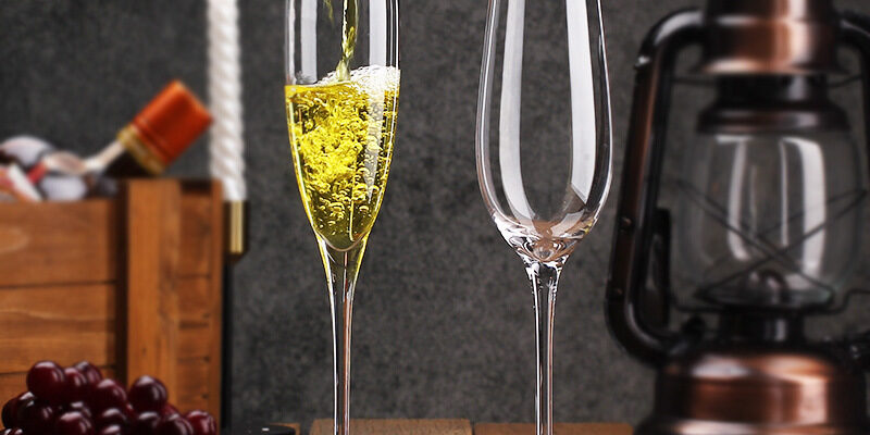 Elegant Crystal Champagne Glasses