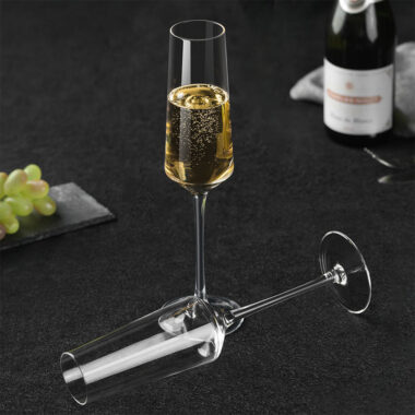 champagne flute glasses for wedding tables